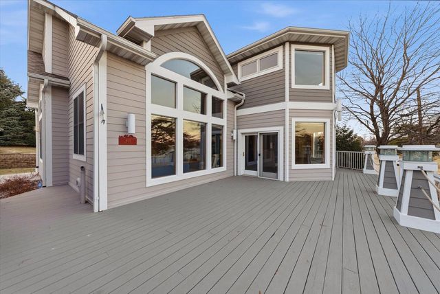 405 Lake DRIVE, Random Lake, WI 53075