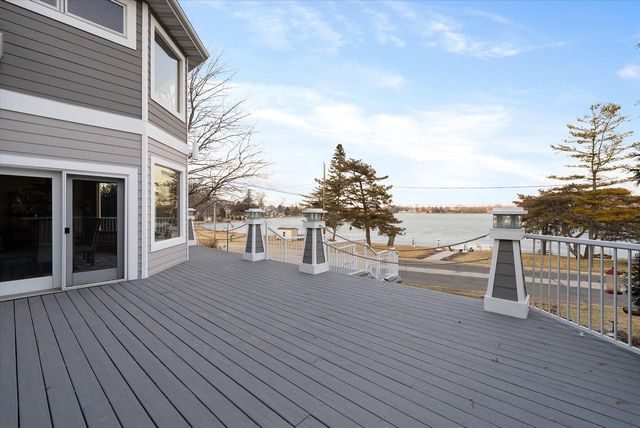 405 Lake DRIVE, Random Lake, WI 53075