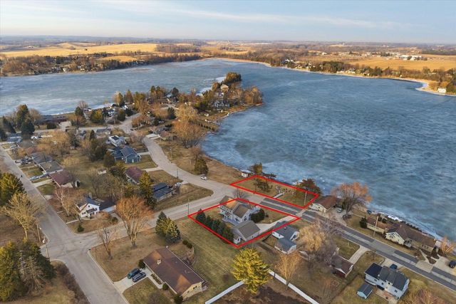 405 Lake DRIVE, Random Lake, WI 53075