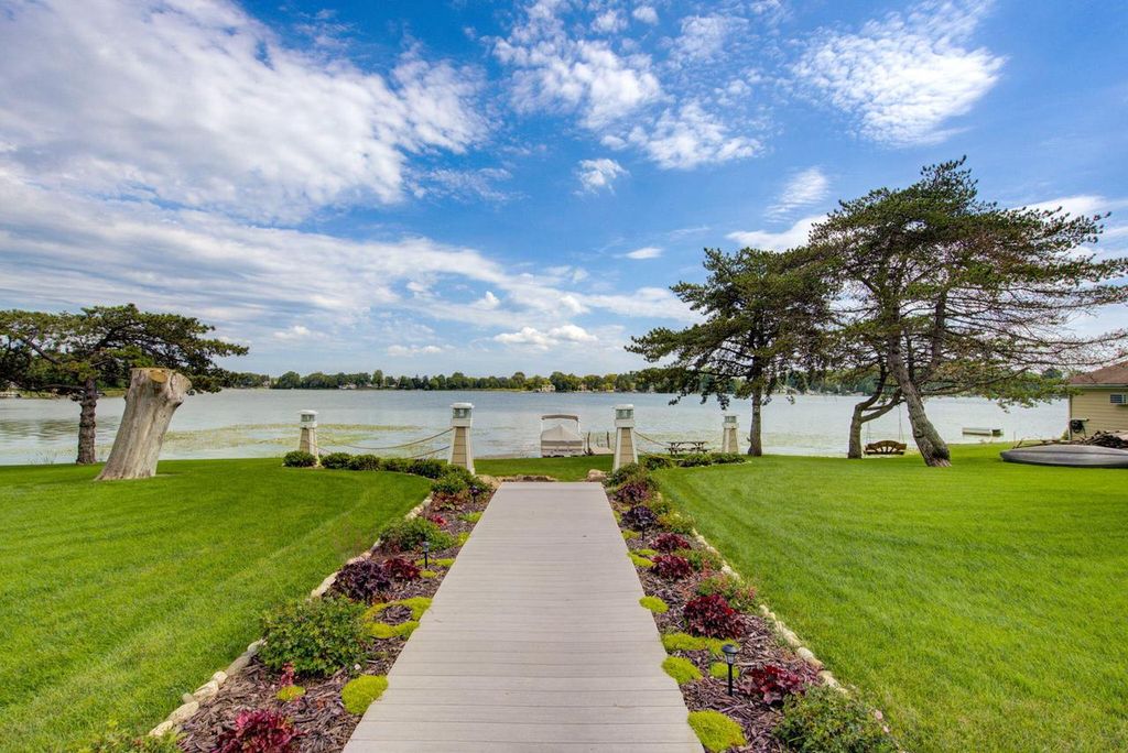 405 Lake DRIVE, Random Lake, WI 53075