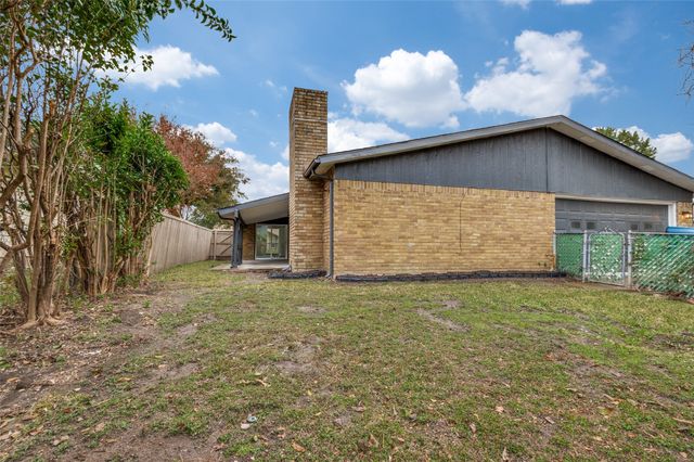 8517 Van Pelt Drive, Dallas, TX 75228