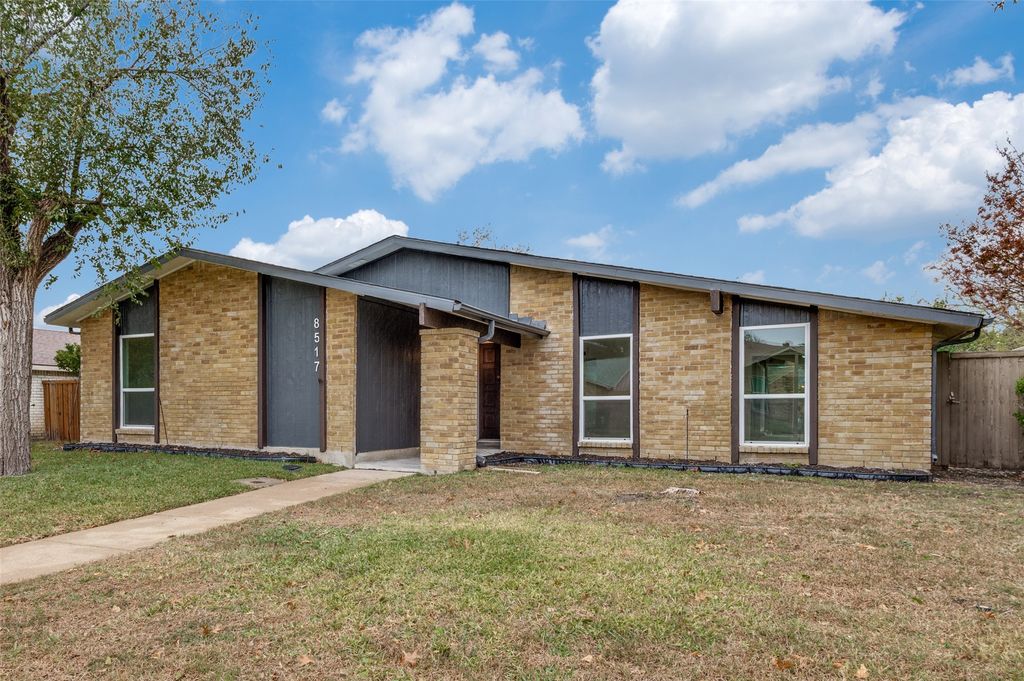 8517 Van Pelt Drive, Dallas, TX 75228