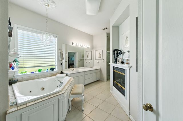 131 Bear Path Trail, Fort Worth, TX 76126