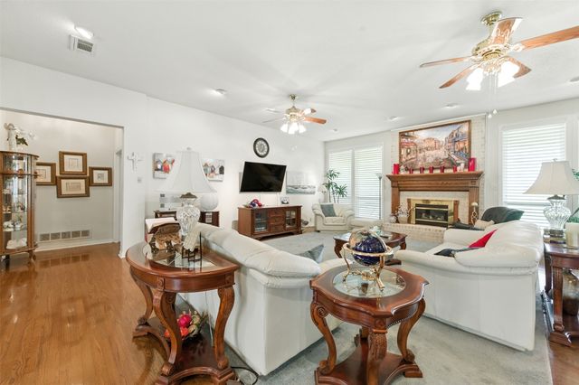 131 Bear Path Trail, Fort Worth, TX 76126