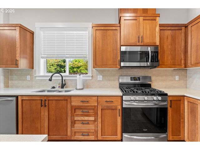 15218 Nw FIG Ln, Portland, OR 97229