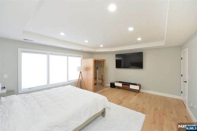 196 Graphic Boulevard, Bergenfield, NJ 07621