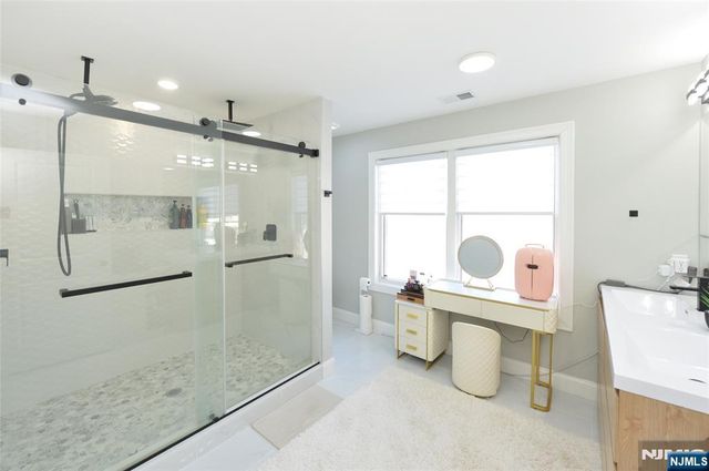 196 Graphic Boulevard, Bergenfield, NJ 07621