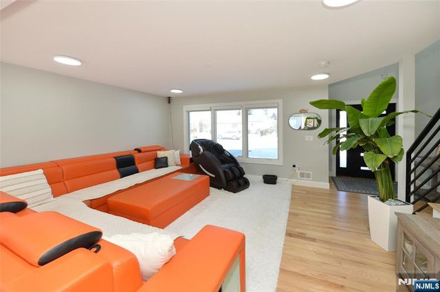 196 Graphic Boulevard, Bergenfield, NJ 07621