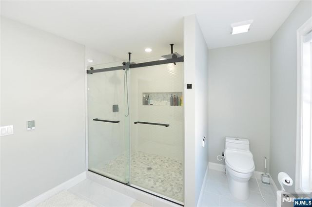 196 Graphic Boulevard, Bergenfield, NJ 07621