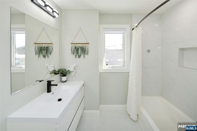 196 Graphic Boulevard, Bergenfield, NJ 07621