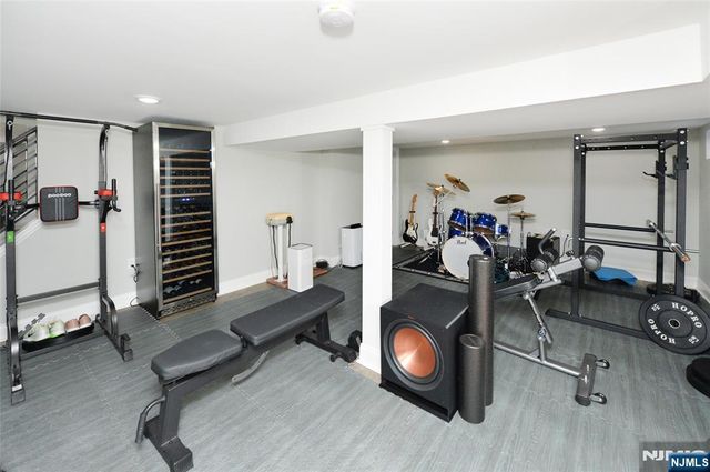 196 Graphic Boulevard, Bergenfield, NJ 07621