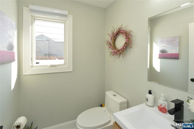 196 Graphic Boulevard, Bergenfield, NJ 07621