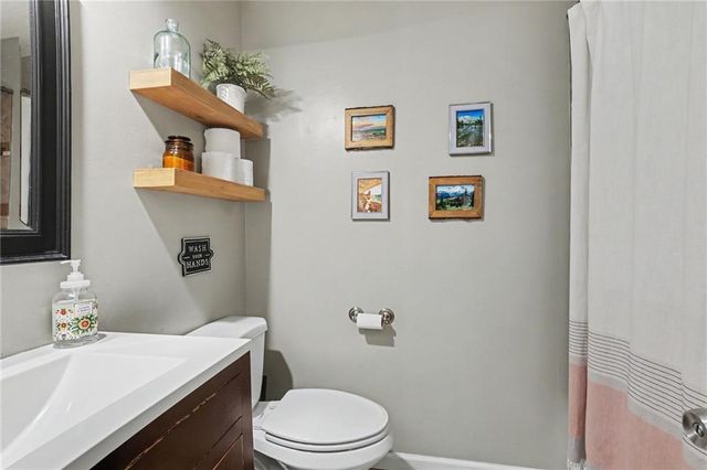7601 E 134th Terrace, Grandview, MO 64030