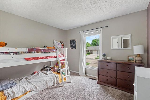 7601 E 134th Terrace, Grandview, MO 64030