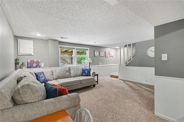 7601 E 134th Terrace, Grandview, MO 64030