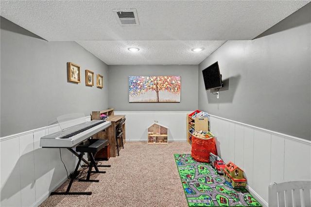 7601 E 134th Terrace, Grandview, MO 64030