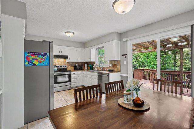 7601 E 134th Terrace, Grandview, MO 64030