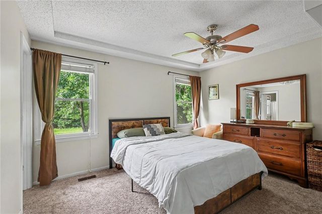 7601 E 134th Terrace, Grandview, MO 64030