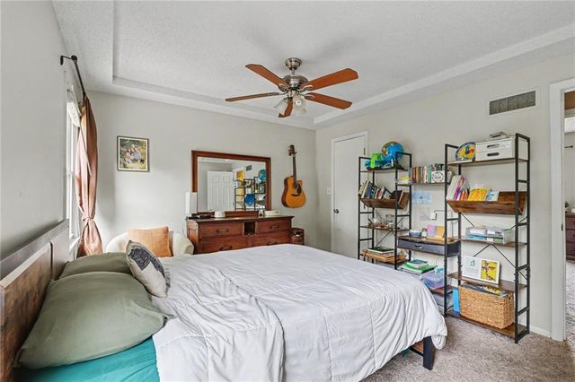 7601 E 134th Terrace, Grandview, MO 64030