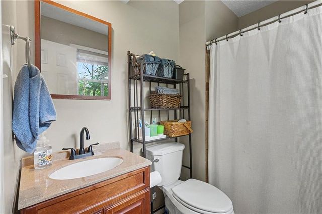 7601 E 134th Terrace, Grandview, MO 64030