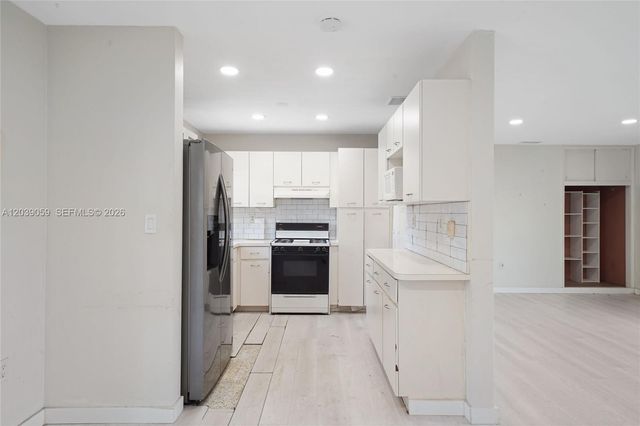 10051 SW 13th Ter, Miami, FL 33174