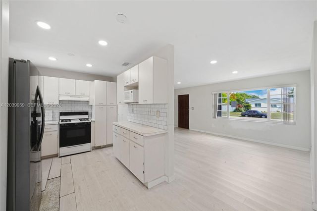 10051 SW 13th Ter, Miami, FL 33174