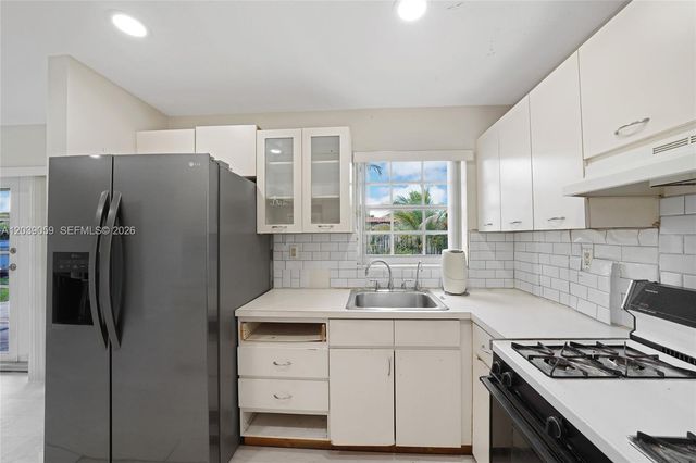 10051 SW 13th Ter, Miami, FL 33174