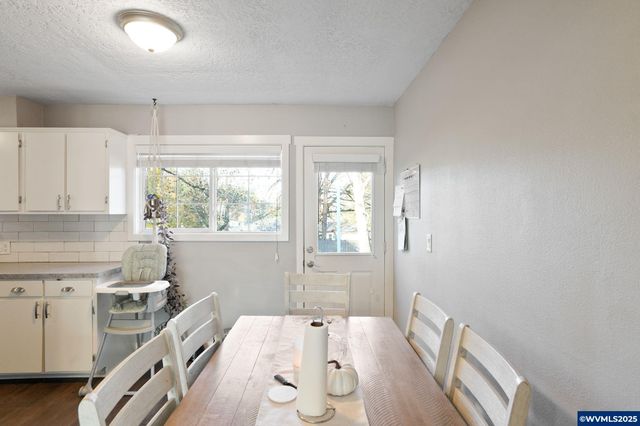 1425 Marshall Dr SE, Salem, OR 97302