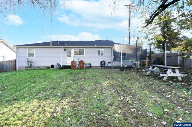 1425 Marshall Dr SE, Salem, OR 97302