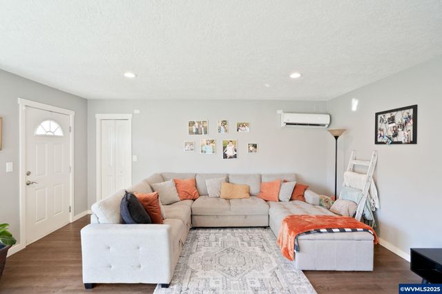 1425 Marshall Dr SE, Salem, OR 97302