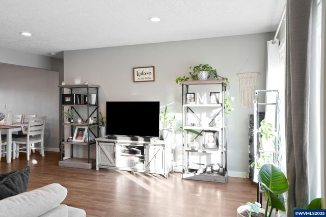 1425 Marshall Dr SE, Salem, OR 97302