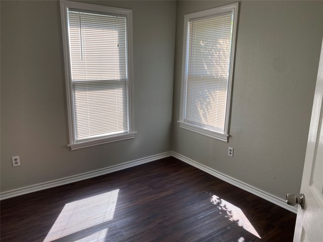 4936 Worth Street E, Dallas, TX 75214