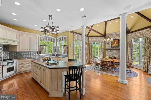6 WEDGEWOOD DR, Blue Bell, PA 19422
