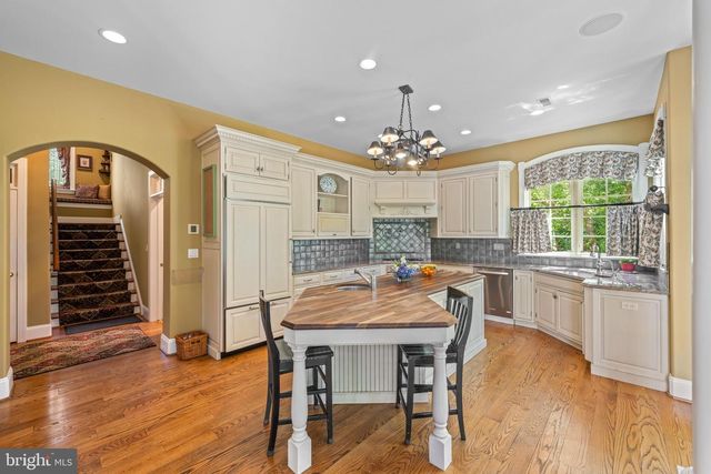 6 WEDGEWOOD DR, Blue Bell, PA 19422