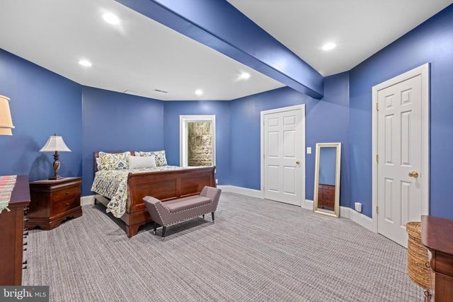 6 WEDGEWOOD DR, Blue Bell, PA 19422