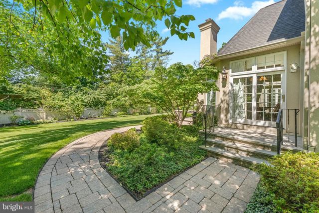 6 WEDGEWOOD DR, Blue Bell, PA 19422