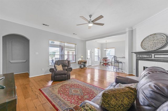 2835 Fairway Drive, Friendswood, TX 77546