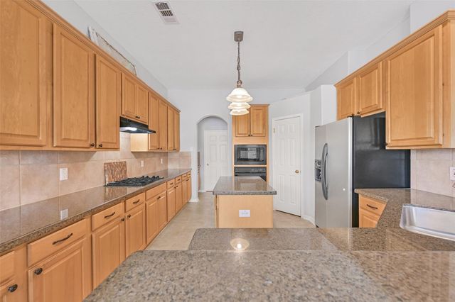 2835 Fairway Drive, Friendswood, TX 77546