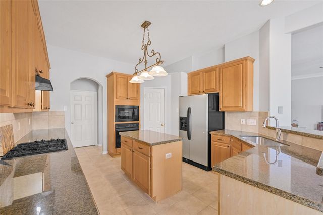 2835 Fairway Drive, Friendswood, TX 77546