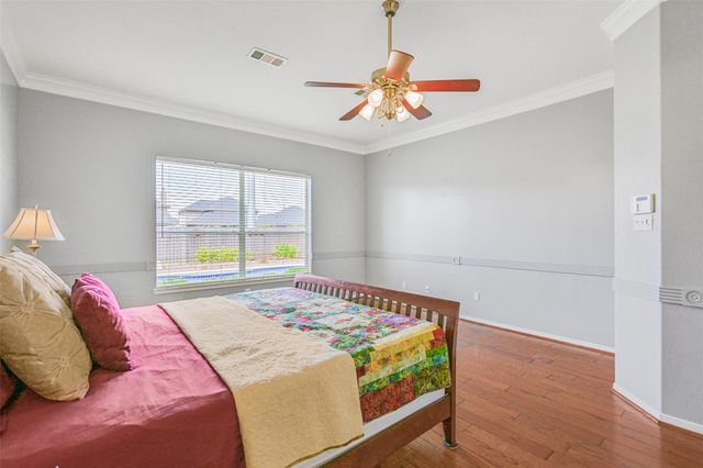 2835 Fairway Drive, Friendswood, TX 77546