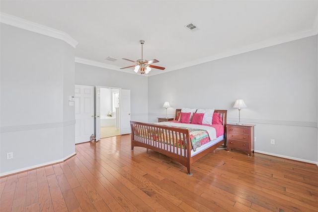 2835 Fairway Drive, Friendswood, TX 77546