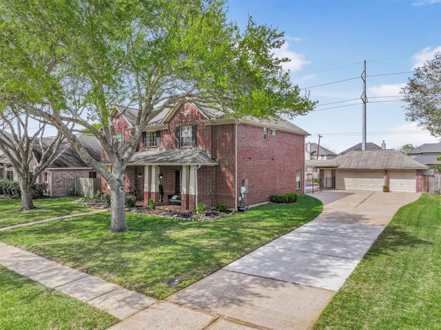 2835 Fairway Drive, Friendswood, TX 77546