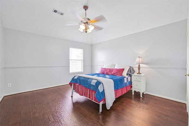 2835 Fairway Drive, Friendswood, TX 77546