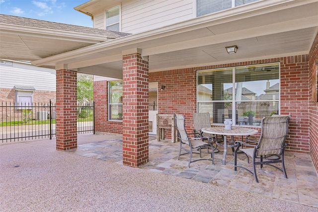 2835 Fairway Drive, Friendswood, TX 77546