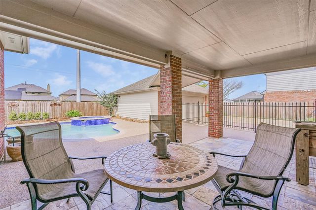 2835 Fairway Drive, Friendswood, TX 77546