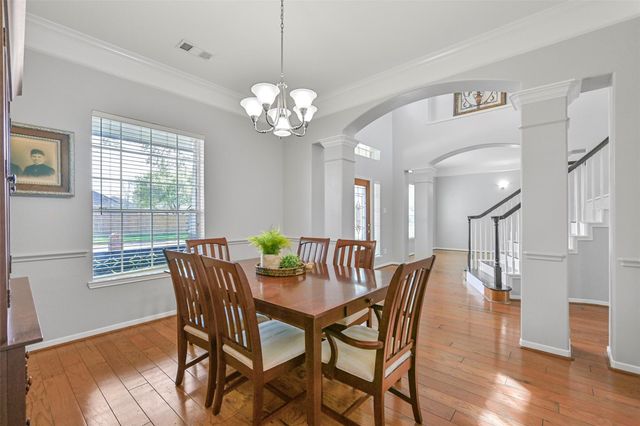 2835 Fairway Drive, Friendswood, TX 77546