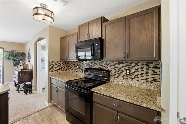 6 Waterlily Drive, Springboro, OH 45066