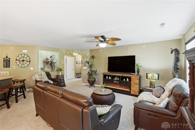 6 Waterlily Drive, Springboro, OH 45066