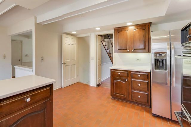 948 S Green Bay Road, Lake Forest, IL 60045