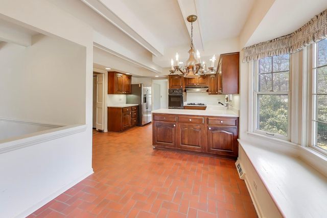 948 S Green Bay Road, Lake Forest, IL 60045